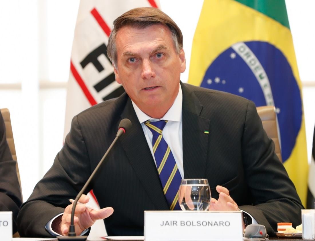 巴西总统波索纳洛（Jair Bolsonaro）不相信疫情严重性，一直持续呼吁民众回归正常生活，一切照旧。   图：取自巴西总统脸书