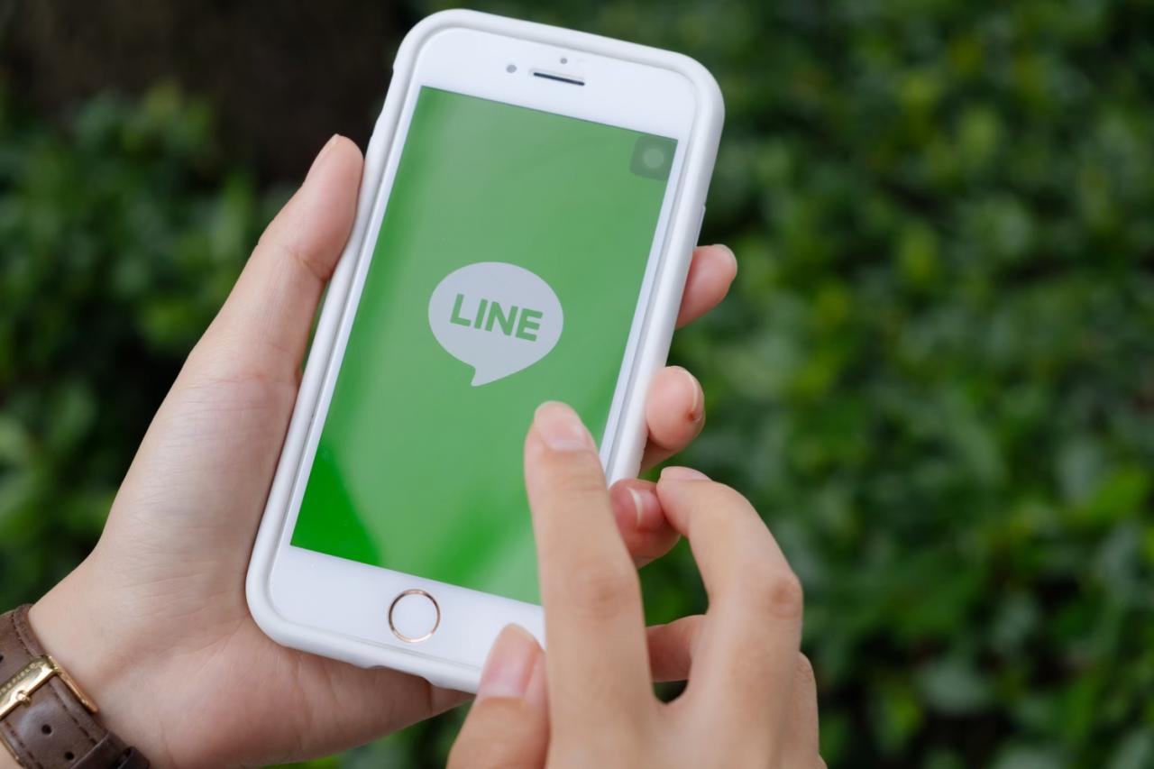 Line对「回覆」功能介面做出更新，升级后只要把讯息「用手指向左轻滑」后，即可快速回覆。   图：新头壳资料照